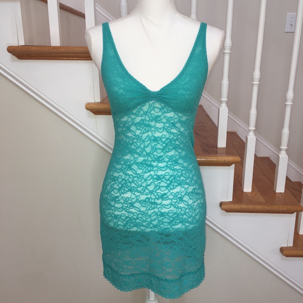 Victoria's Secret stretch lace mini slip chemise S